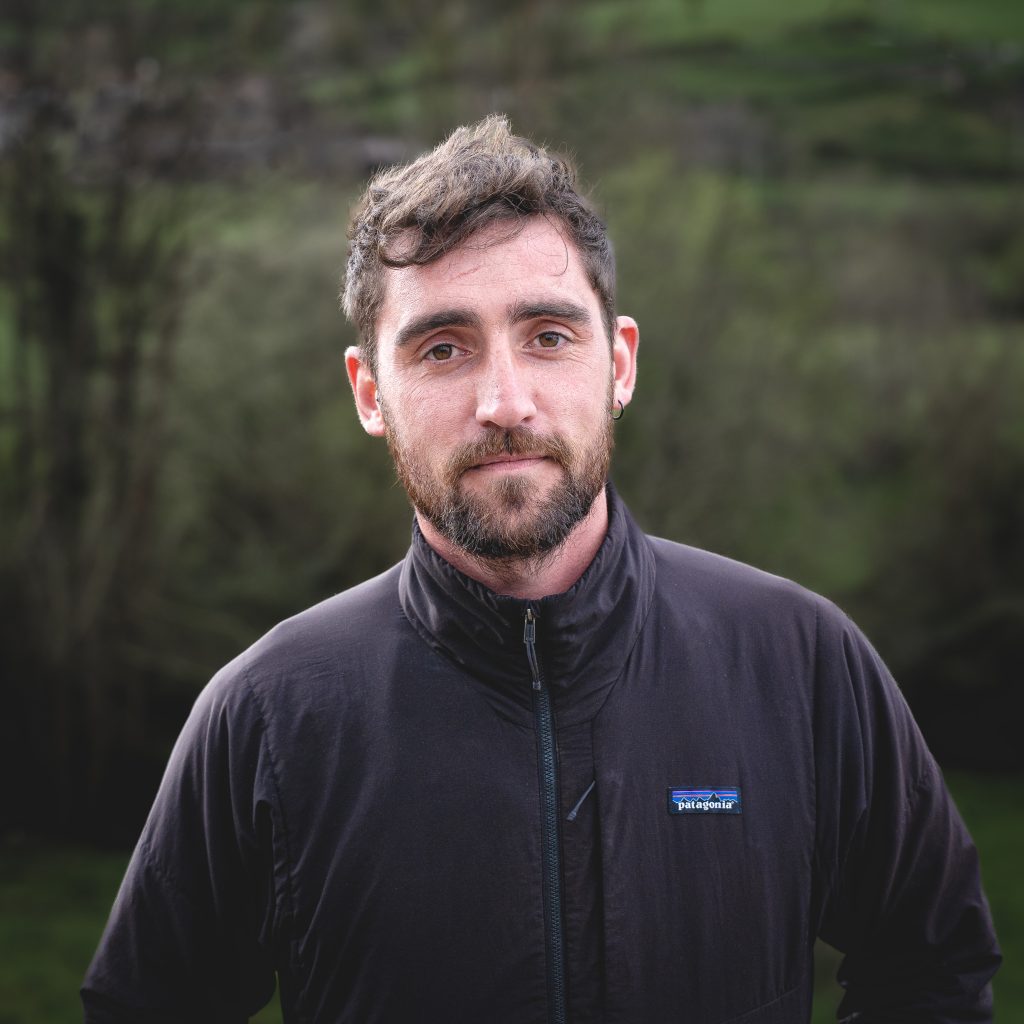 Portrait du vigneron Bixente Indart du domaine Goienetxea en appellation Irouléguy