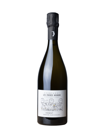 Bouteille de la cuvée Grand Cru Cramant des Freres mignon, en Champagne, dans le departement de la Marne (51)